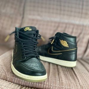 City of Flight Jordan 1’s Size 9